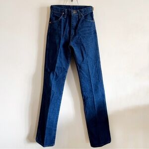 Wrangler Women’s  Vintage Straight Jeans. 26 34